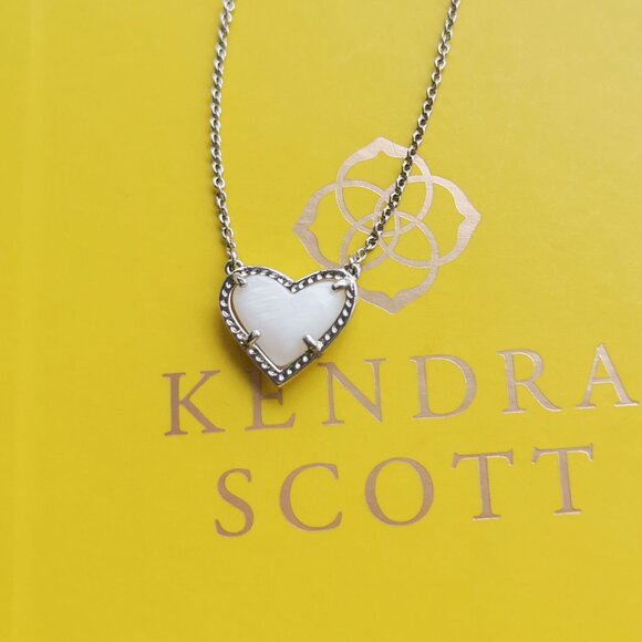 Kendra Scott Jewelry - Kendra Scott Ari Heart Silver Ivory Mother-Of-Pearl Necklace New